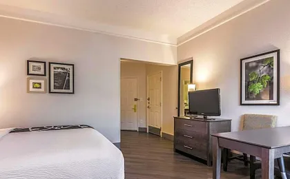 La Quinta Inn & Suites by Wyndham Shreveport Airport