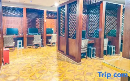 Dali Harbour Hot Spring Hotel (Dali High-speed Railway Station)