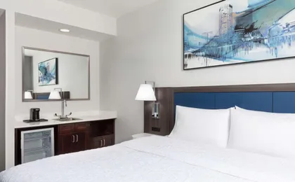 Hampton Inn & Suites Baltimore Inner Harbor