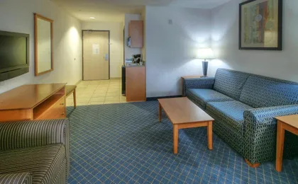 Holiday Inn Express Hotel & Suites Carlsbad
