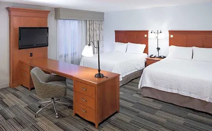 Hampton Inn & Suites Cedar Rapids - North