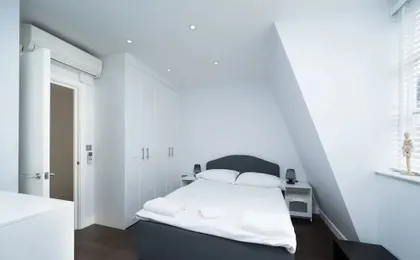 Chic 3-bedroom Apartment in Soho
