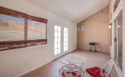 Beautiful Spacious House Very Nice Area