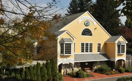 Publick House Historic Inn