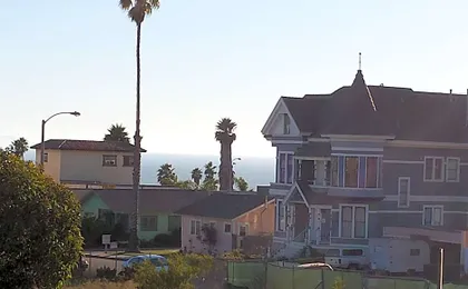 Travelers Beach Inn