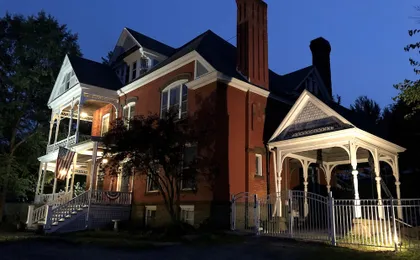 Hatch House Bed & Breakfast