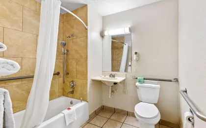 Econo Lodge Akron Copley Northwest