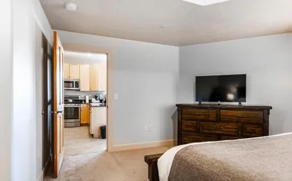 Crestview Condominiums by All Seasons Resort Lodging