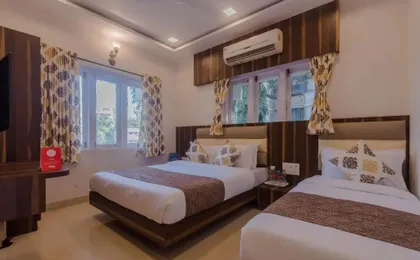 Hotel Golden Palms by OYO
