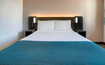 Motel 6-Bakersfield, CA - South
