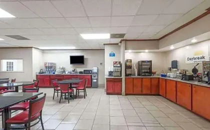Days Inn by Wyndham San Antonio Splashtown/ATT Center
