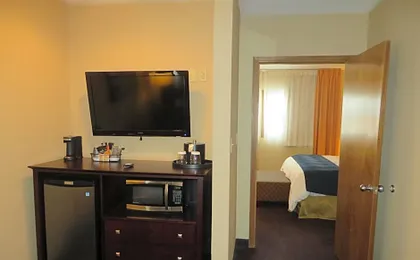 Ivy Court Inn and Suites