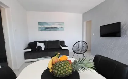 Apartment with terrace and sea view - LUCIC