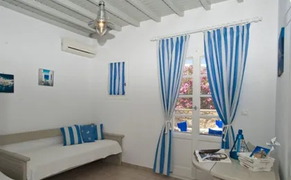 Gryparis' Club Apartments