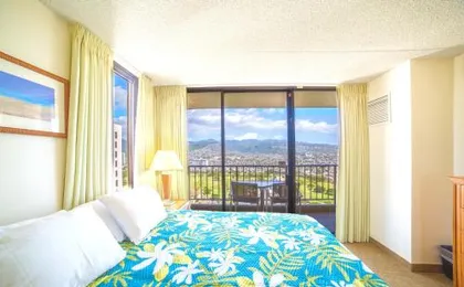 Mountain View Condo, Near Beach, Free Parking!