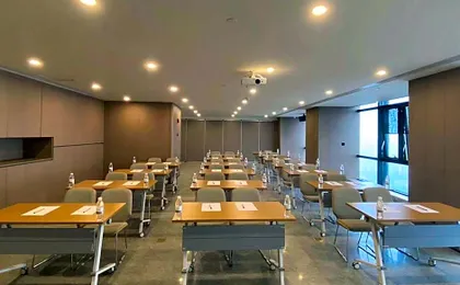 Ji Hotel Chongqing Yuanjiagang Metro Station