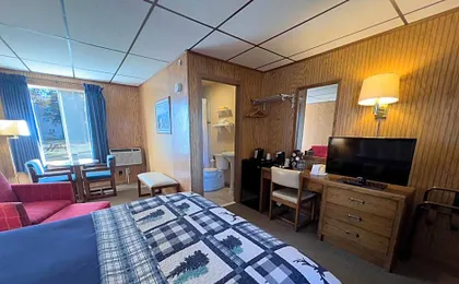Riviera Motel