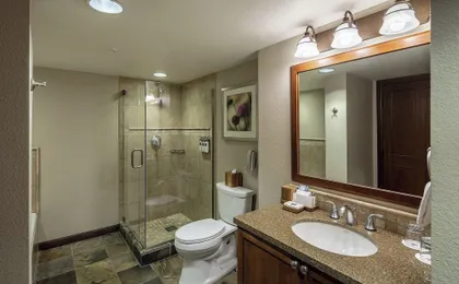 1BR Suite w/ Fireplace, Resort Pools, Spa & Gym