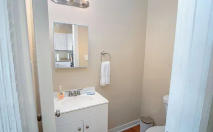 Renovated 2BR Near Downtown SA