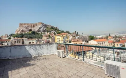 Studio Under Acropolis Rock