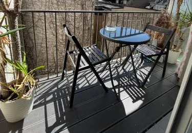 Studio flambant neuf, calme & balcon