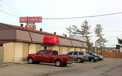 Red Carpet Inn - Louisville