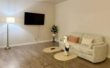 OneLuxStay Coastal 2BR Near Beach