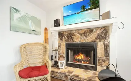 Close to The Strip, Private Dock & Screened Deck!