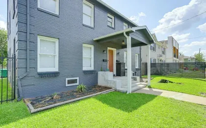 Condo 2 Mi to Houston Zoo & Museum District!
