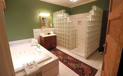 Inn at 835 Boutique Hotel