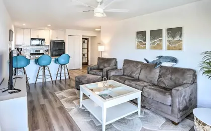 San Clemente Condo w/ Gorgeous Views: Near Beach!