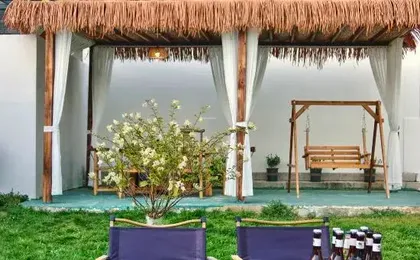 Banmu Flower field house