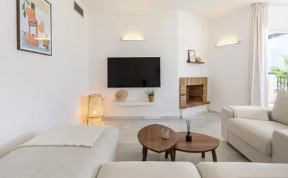 Los Naranjos Beautiful 1 Bedroom Penthouse