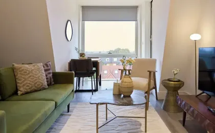Streatham Hill Modern Flat with Balcony