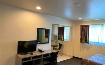 Super 8 by Wyndham Monterey