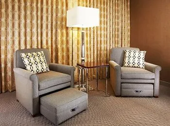 Sheraton Lisle Hotel