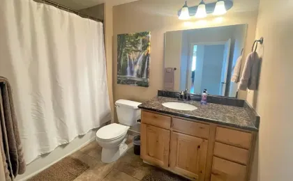 Downtown Condo Close to Everything
