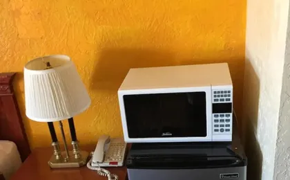 Encore Motel