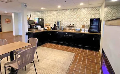 La Quinta Inn & Suites by Wyndham Tempe University / Phoenix