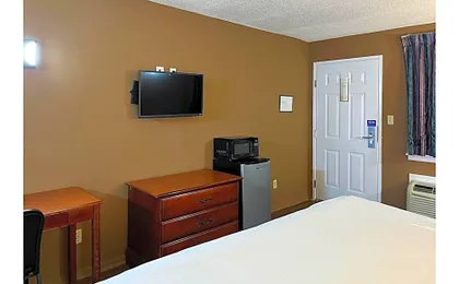 Motel 6 Millington TN