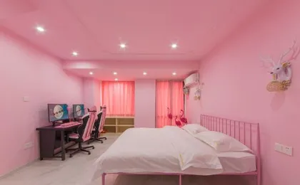 Super Space E-sports Theme Hotel (Mafangshan Subway Station)