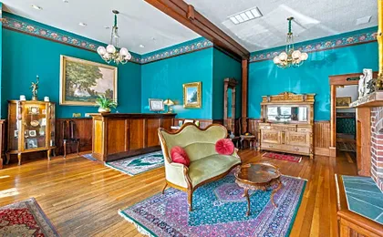 The Peerless Hotel