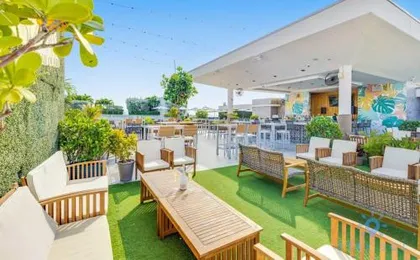 Rooftop Pool & Hot Tub - Gym - Hollywood Beach