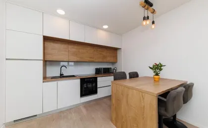 365 Sunsets Apartment by Belmont Realty