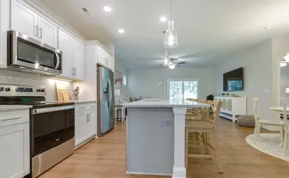 Townhome w/ Pool! 7 Mi to Ocean Isle Beach
