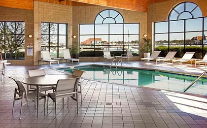 DoubleTree by Hilton Racine Harbourwalk