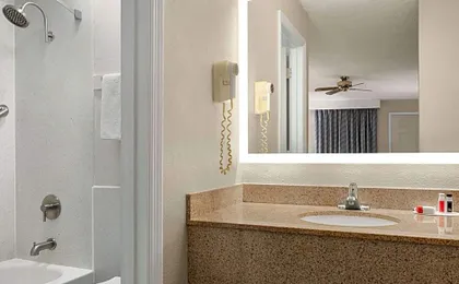 Days Inn by Wyndham Demopolis