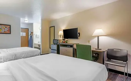 Econo Lodge Pueblo North