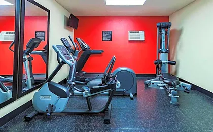 Country Inn & Suites by Radisson, Appleton Airport - Fox River Mall Area