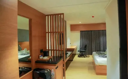 Hotel Tulips Grand